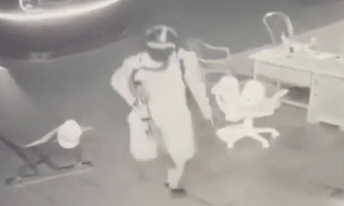 越南一家3口被枪杀<strong></p>
<p>加密货币概念股</strong>,33岁男子被警方抓获,声称“为完成游戏任务”,抢走现金折合人民币140元