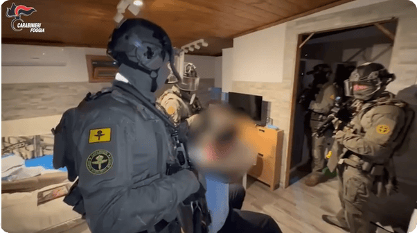 凯特患癌竟因辉瑞疫苗?伦敦4万被盗手机直飞香港<strong></p>
<p>加密货币概念股</strong>,比贩毒暴利产业链曝光…