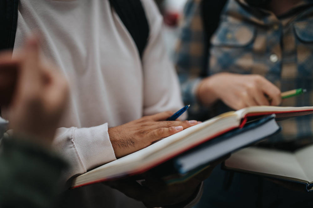 开学前接调岗电话<strong></p>
<p>加密货币概念股</strong>,小学老师仓促教初中