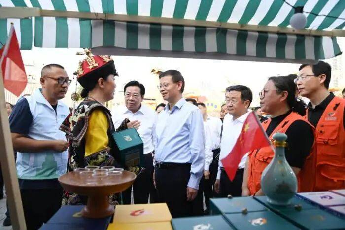 调研假日文旅消费<strong></p>
<p>加密货币概念股</strong>,多地“一把手”走上街头