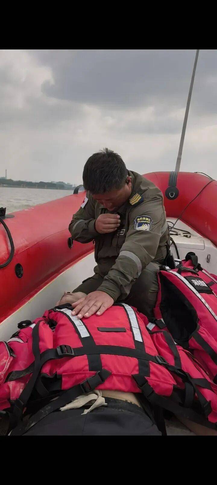 230斤重小伙酒后落水<strong></p>
<p>抹茶交易所</strong>,漂浮7小时终获救……