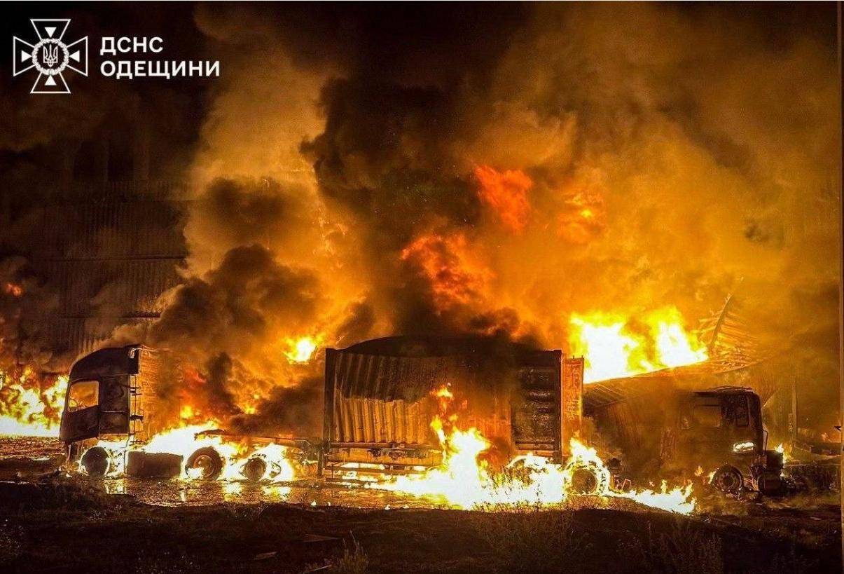 炸了一夜<strong></p>
<p>区块链</strong>,俄军大轰炸,基辅大停电:俄乌战争3年,普京太仁慈了