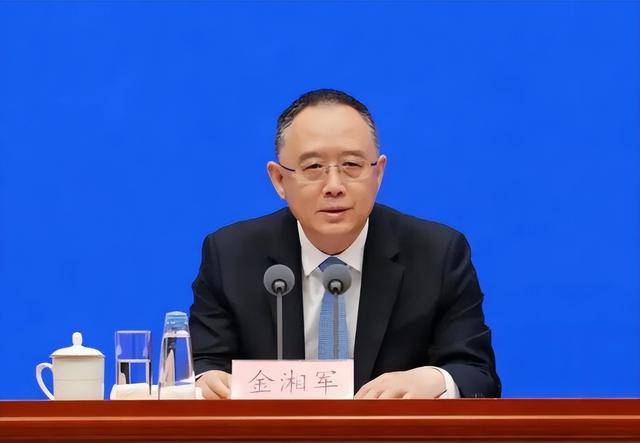 中央委员被“双开”<strong></p>
<p>区块链</strong>,62岁女副部任上被查!中纪委上周通报查处26人