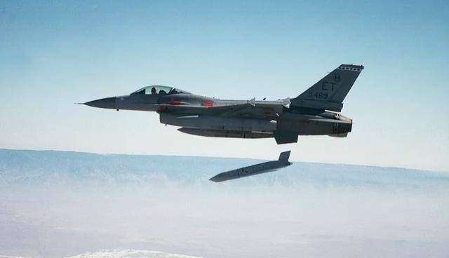 俄白唱了出双簧:要借特朗普之手<strong></p>
<p>区块链技术开发</strong>,将援乌战斧计划悄悄扼杀!