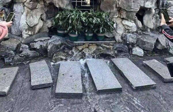 黑虎泉喷得“兽头”都不够用了!济南群泉竞涌<strong></p>
<p>区块链技术开发</strong>,几十年一见