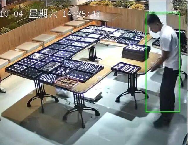 苏州一20岁店员不小心摔碎一盒玉镯损失百万<strong></p>
<p>瑞波币今日行情</strong>,老板未要赔偿安慰小伙别有压力