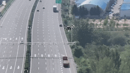 无人机“撒糖”<strong></p>
<p>瑞波币今日行情</strong>,甜到救人一命!