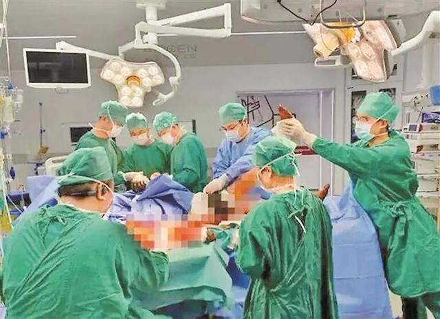 仅仅30秒<strong></p>
<p>瑞波币</strong>,男子全身烧伤90%!别再这样充电!