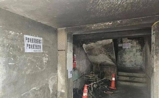 仅仅30秒<strong></p>
<p>瑞波币</strong>,男子全身烧伤90%!别再这样充电!