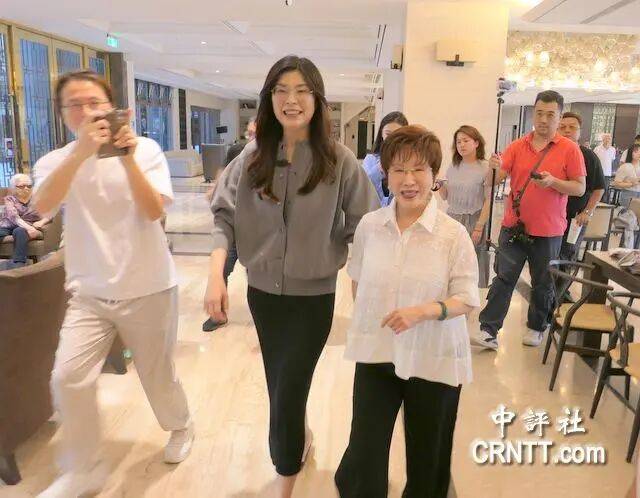 到底支持谁当党主席?当着郑丽文的面<strong></p>
<p>瑞波币</strong>,洪秀柱说出了自己的答案