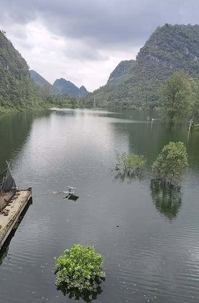 百色多个村庄被困水中已超半月<strong></p>
<p>瑞波币</strong>,长涝难退为何重演?