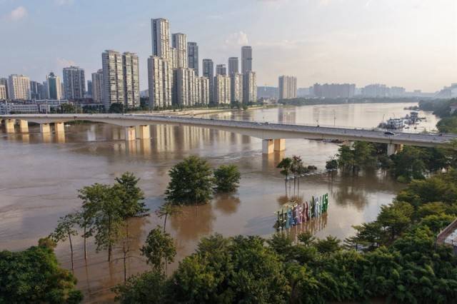 百色多个村庄被困水中已超半月<strong></p>
<p>瑞波币</strong>,长涝难退为何重演?