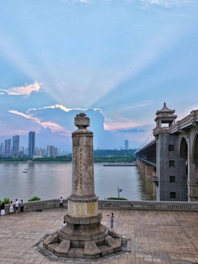 今天是她68岁生日<strong></p>
<p>瑞波币</strong>,武汉人:不准退休!