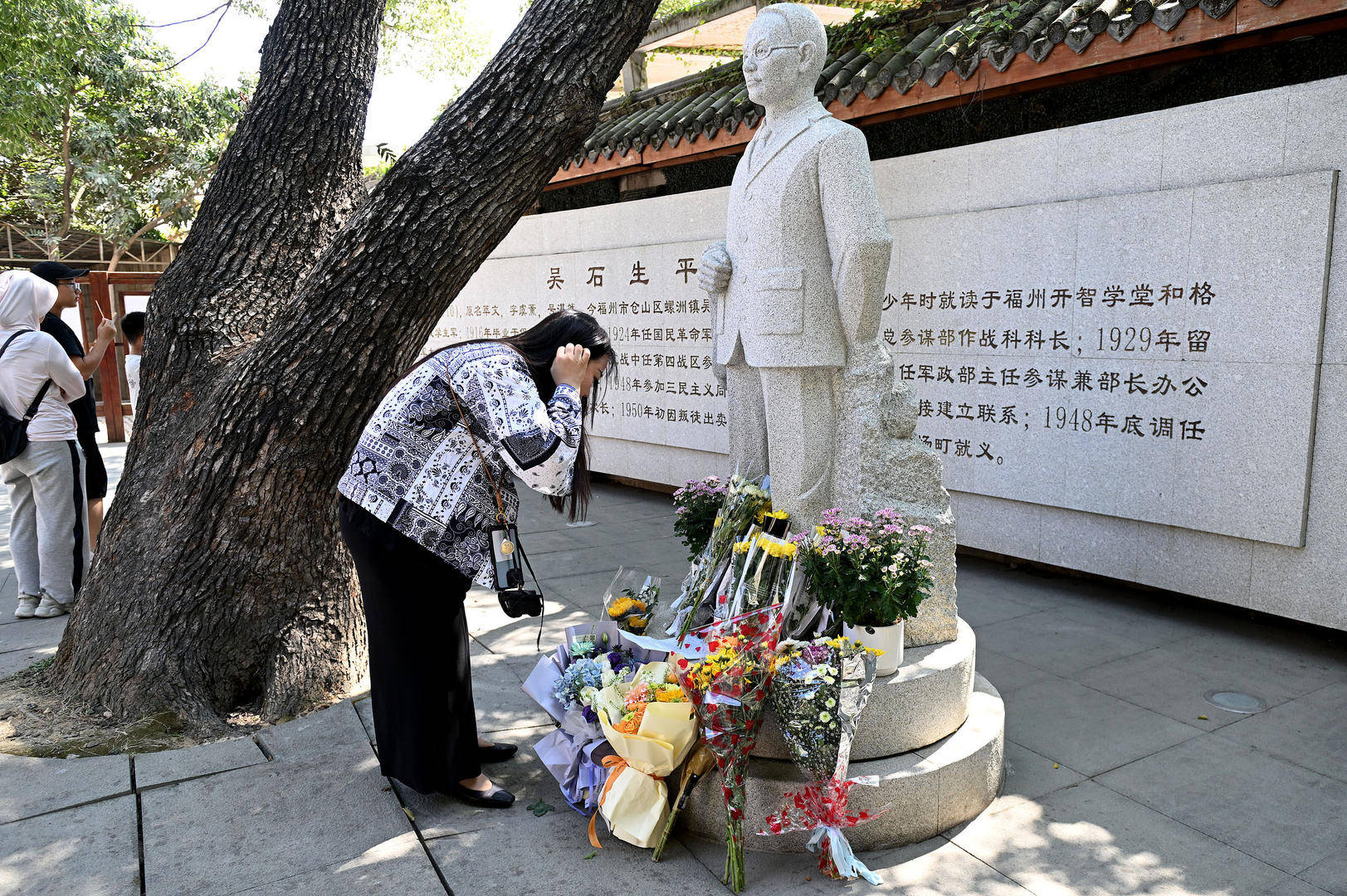 《沉默的荣耀》联合出品人:<strong></p>
<p>瑞波币最新消息</strong>我们最终选择向真实深深鞠躬