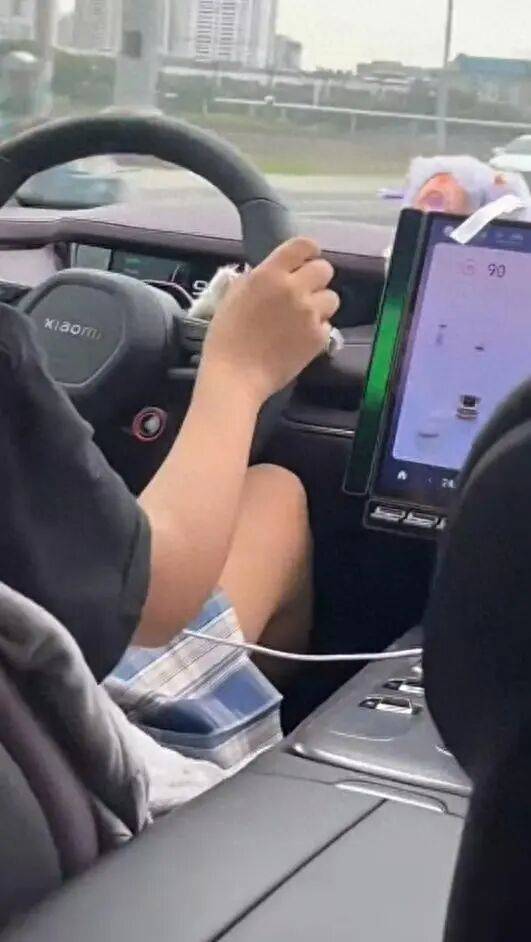 小米汽车市区飙至时速120公里<strong></p>
<p>瑞波币行情</strong>,跨双黄线到对向车道超车……交警回应→