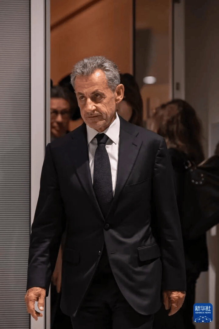 70岁法国前总统萨科齐的“坐牢style”:入狱前密会马克龙<strong></p>
<p>瑞波币今日价格</strong>,入狱后开始写书