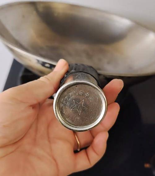 铁锅用了二三十年仍不粘不锈<strong></p>
<p>瑞波币实时价格行情</strong>，女子在线寻厂家想“再买一个”，厂家称已停产