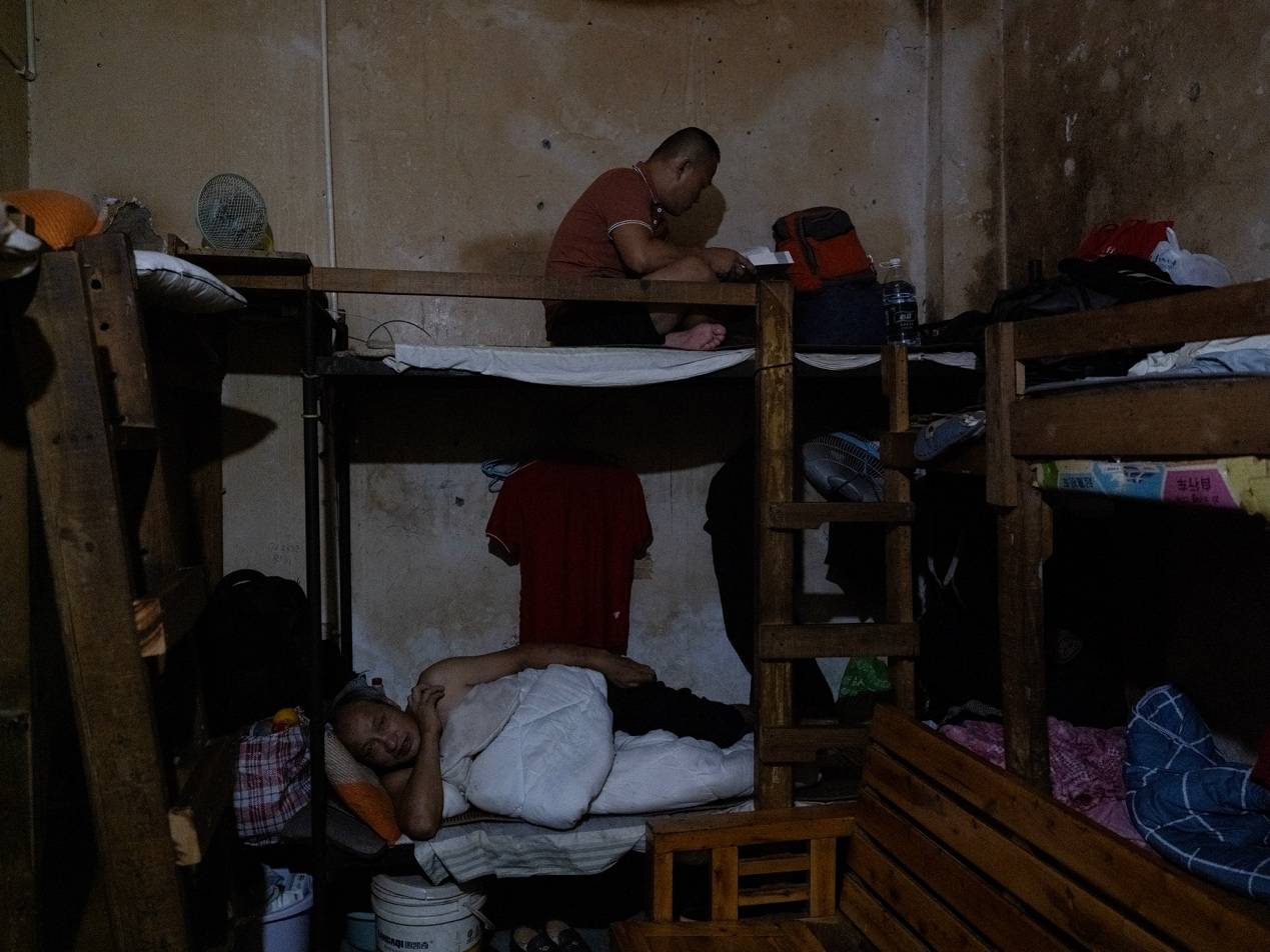 <strong></p>
<p>瑞波币今日行情价</strong>他们挤在8元一晚的旅店 几百人抢一个活