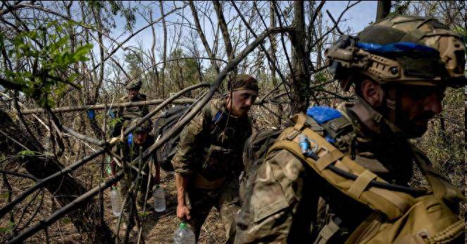 红军城大势已去<strong></p>
<p>瑞波币价格</strong>,乌军士兵倒戈投俄后,公开宣布泽连斯基才是乌克兰的敌人