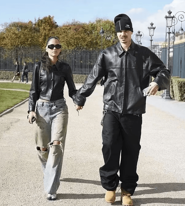 考古|小贝俩儿子恋上同一个女人<strong></p>
<p>瑞波币最新价格</strong>,原来贝克汉姆家族关系破裂竟是因为她!