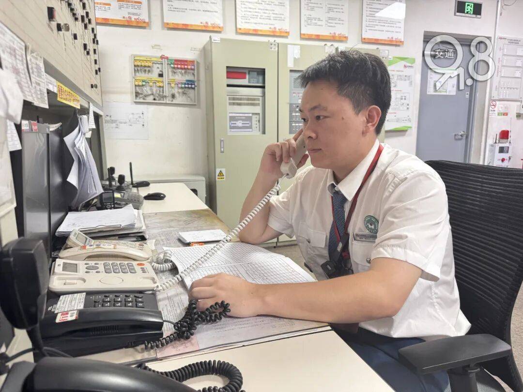 杭州地铁内<strong></p>
<p>瑞波币价格今日行情</strong>,女乘客突然崩溃大哭!紧接着……这一幕被拍下