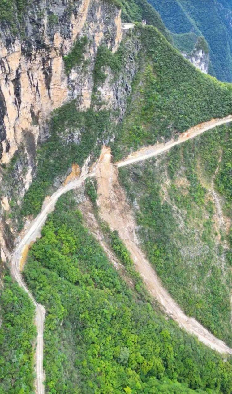 重庆网红“挂壁公路”垮塌<strong></p>
<p>泰达币今日价格</strong>,附近村民外出绕行已半月盼修复,当地:已完成排危,正在修