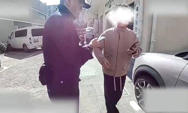 赶紧退<strong></p>
<p>usdt泰达币</strong>!全群都是“气氛组” 只有你一人在“投资”