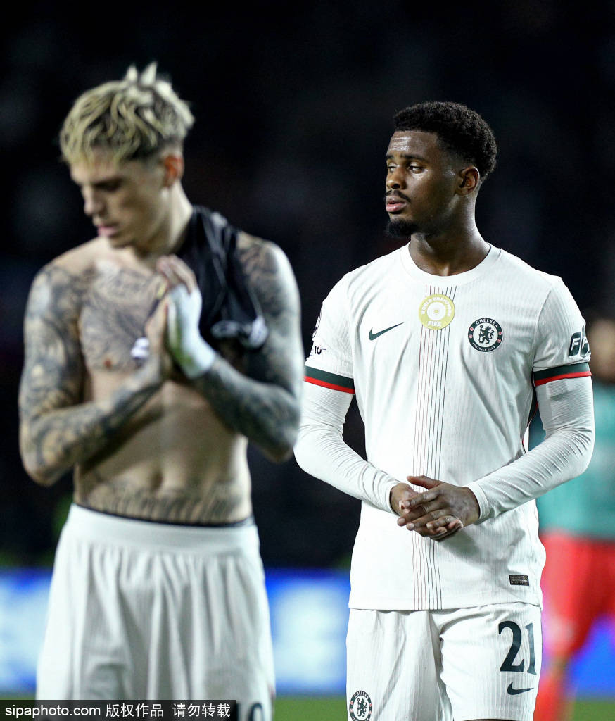 少儿不宜<strong></p>
<p>usdt泰达币</strong>!张玉宁与对方球员冲突背后的故事与战术解读