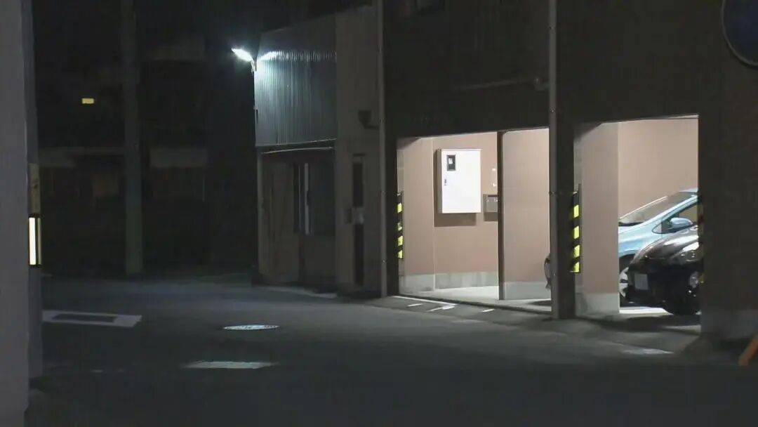 男子开车撞倒人<strong></p>
<p>aicoin</strong>,下车一看竟是自己86岁的父亲,老人送医后身亡