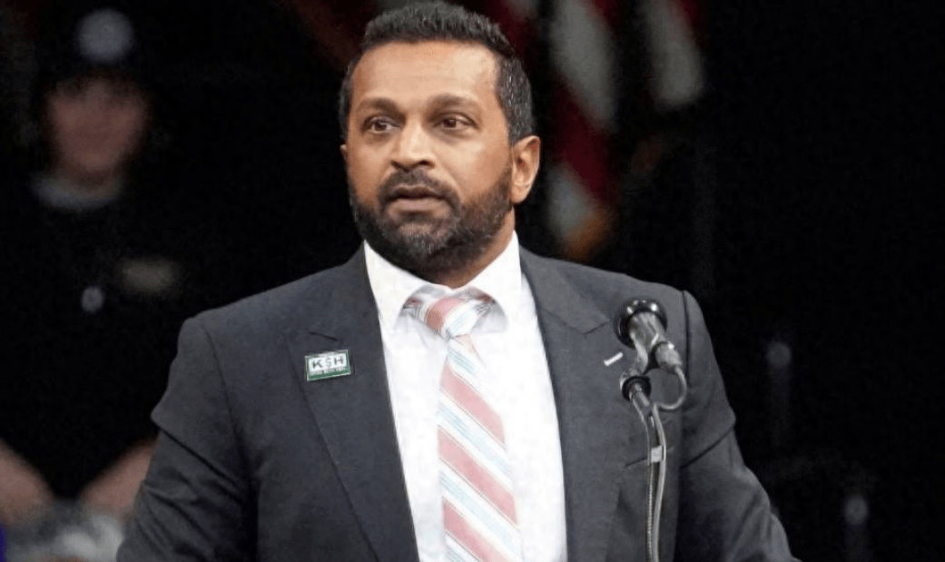 FBI局长奉命秘密抵华<strong></p>
<p>aicoin</strong>,事前没传出半点风声,中美为何讳莫如深?