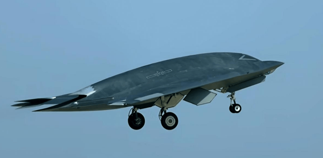 福建舰上班后<strong></p>
<p>aicoin官网</strong>,中国空军也不藏了!轰隆一声巨响,歼20旁多了架新战机