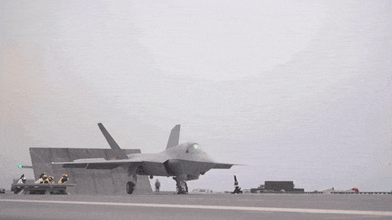 不是慢镜头!福建舰电磁弹射速度那么快<strong></p>
<p>avax</strong>,是怎么瞬间刹车的?