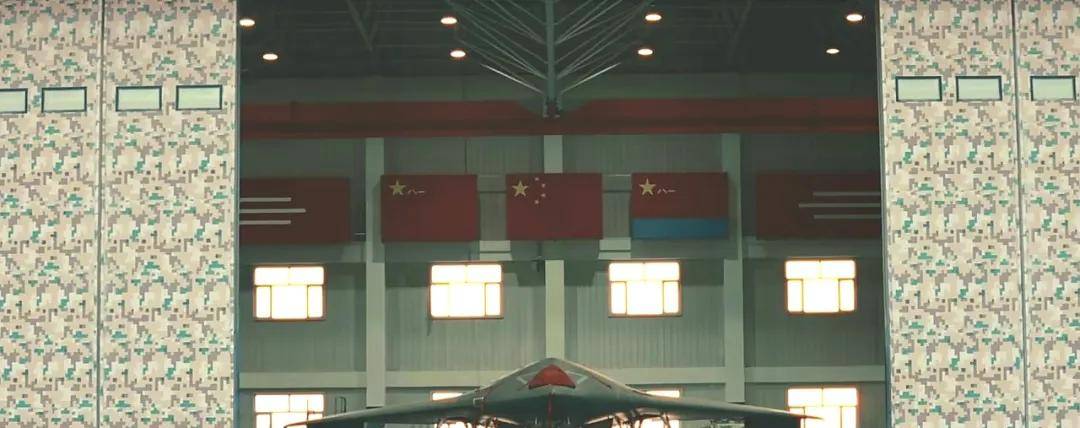 代号“玄龙”!攻击-11官宣服役<strong></p>
<p>avax</strong>,与歼-20、歼-16编队飞行