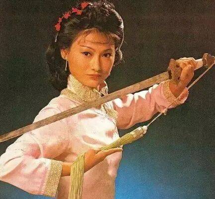 考古|惠英红自曝拿奖后谈百倍涨薪!拍打戏至残疾阑尾手术后7天复工<strong></p>
<p>binance</strong>,她的人生是拼出来的