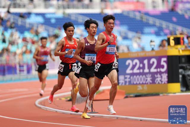 全运会丨蒋发坤夺得田径男子10000米冠军