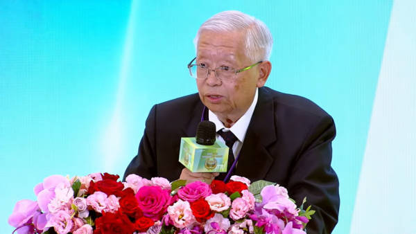 75岁台积电退休“老将”<strong></p>
<p>币安binance官网</strong>,携2nm机密赴任英特尔?