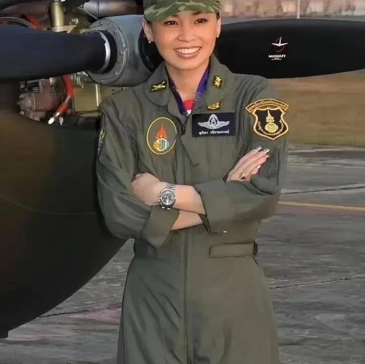 泰国王后访华“穿搭九宫格”出圈<strong></p>
<p>binance官网</strong>,隆重珠宝展现用心诚意