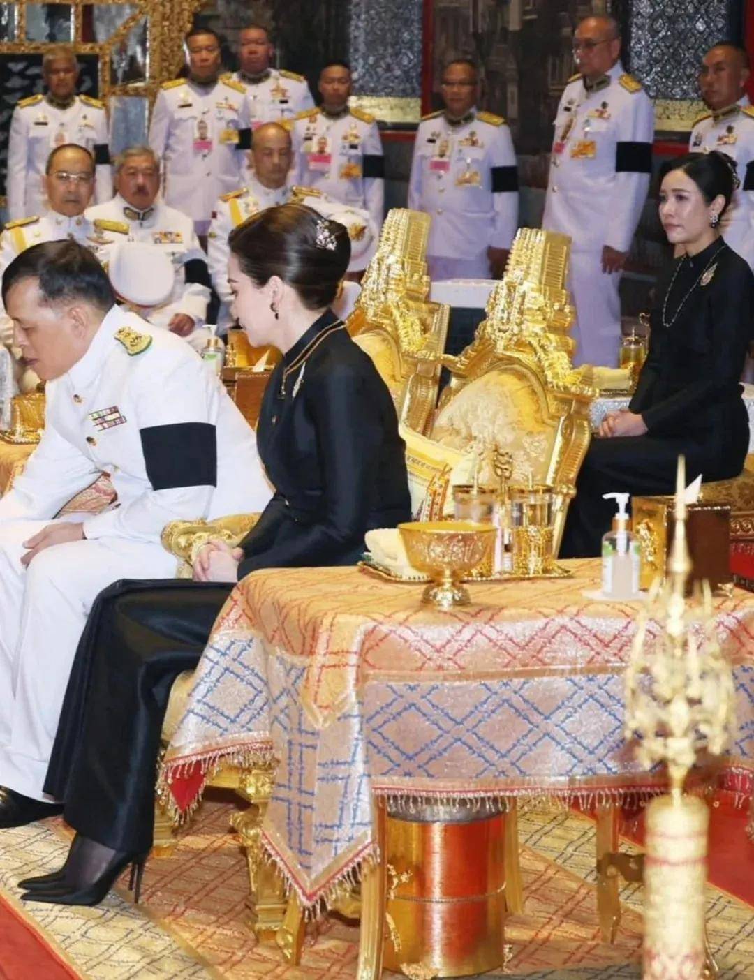 泰国王后访华“穿搭九宫格”出圈<strong></p>
<p>binance官网</strong>,隆重珠宝展现用心诚意