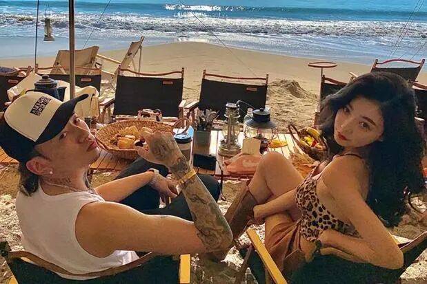 考古|胡彦斌易梦玲恋情曝光!相差16岁横跨歌手网红领域<strong></p>
<p>binance官网</strong>,25年底最让人震惊的情侣出现