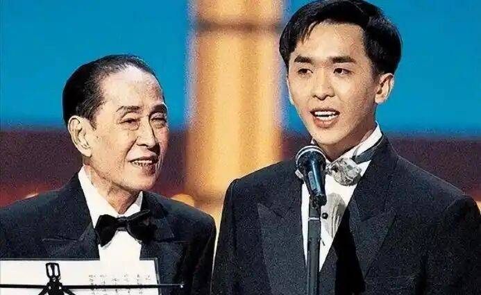 考古|港圈富二代曝被百名女星投怀送抱?交往3个女友雨露均沾<strong></p>
<p>币安binance</strong>,他是现代韦小宝