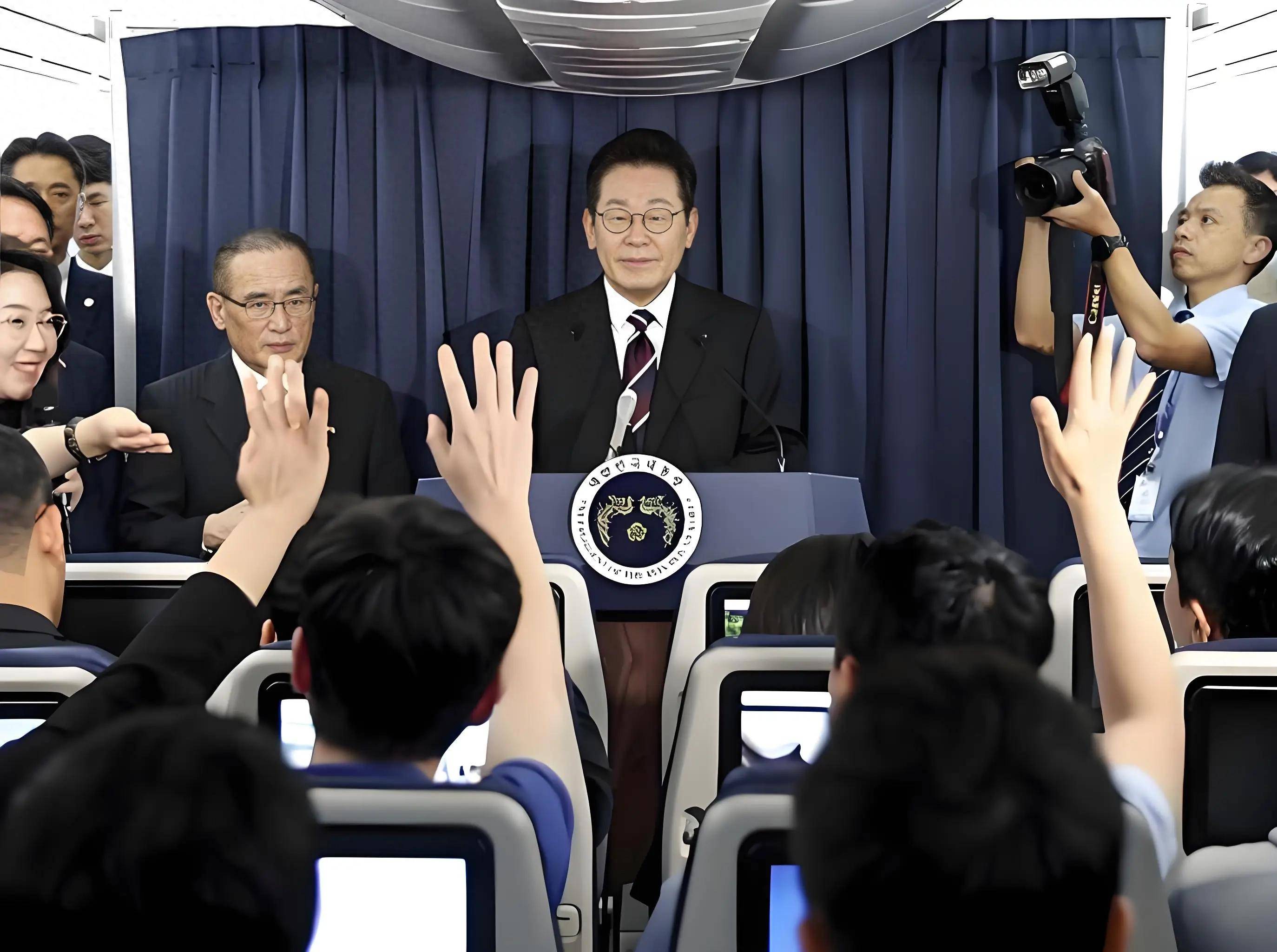 李在明登上访华飞机前，解放军意外划设落弹区，位置极为特殊，韩国或成最大赢家？