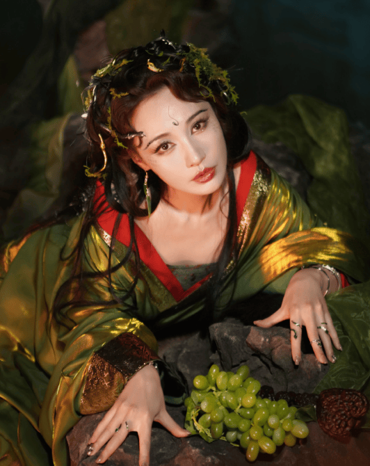 考古|杨雪女儿为妈妈拍站姐图<strong></p>
<p>binance交易所</strong>,颜值重现“江玉燕”,最美反派还是个宝藏女神!