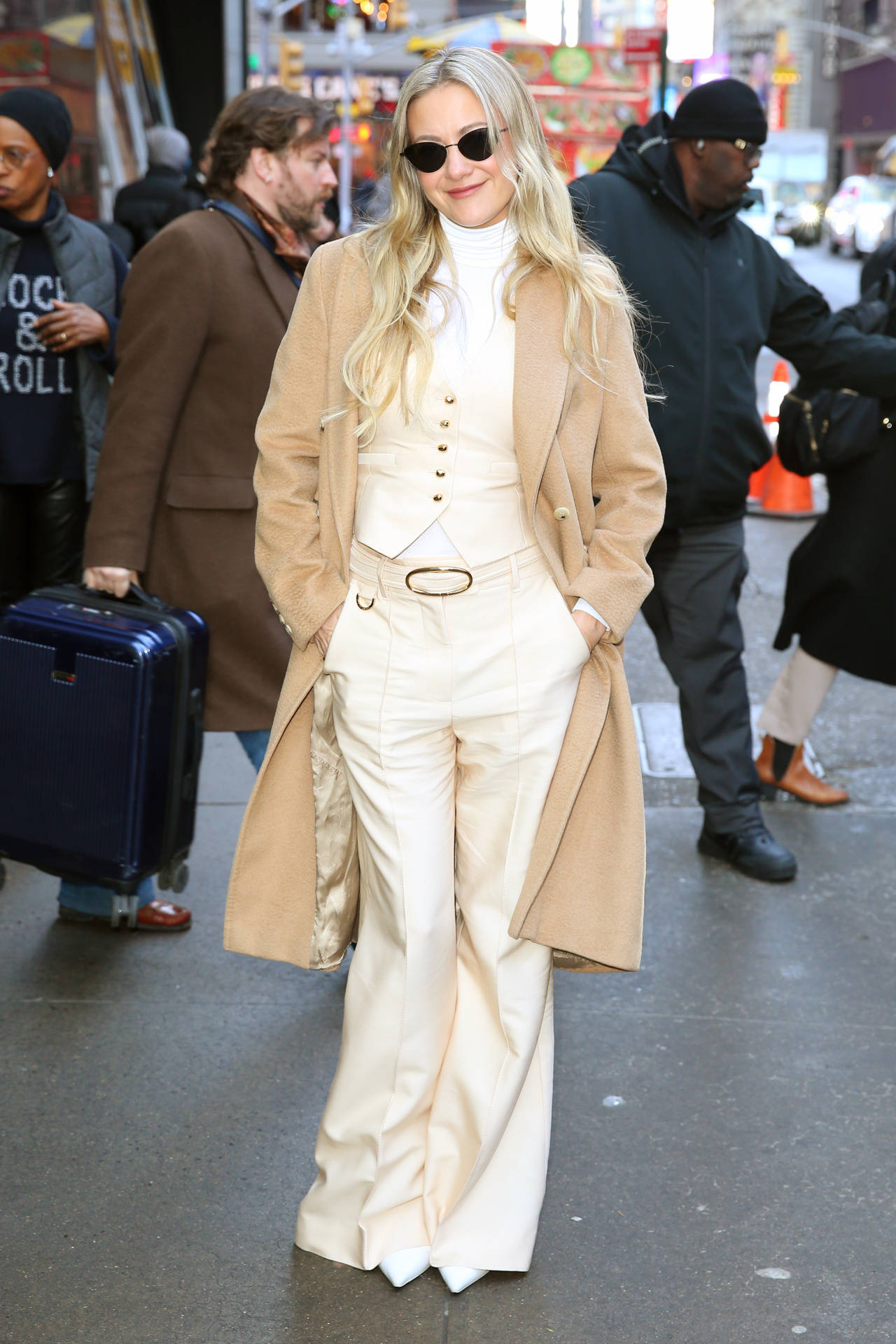 巩俐、梅姨、高圆圆...Power女性冬天少不了一件驼色大衣<strong></p>
<p>binance交易所</strong>!