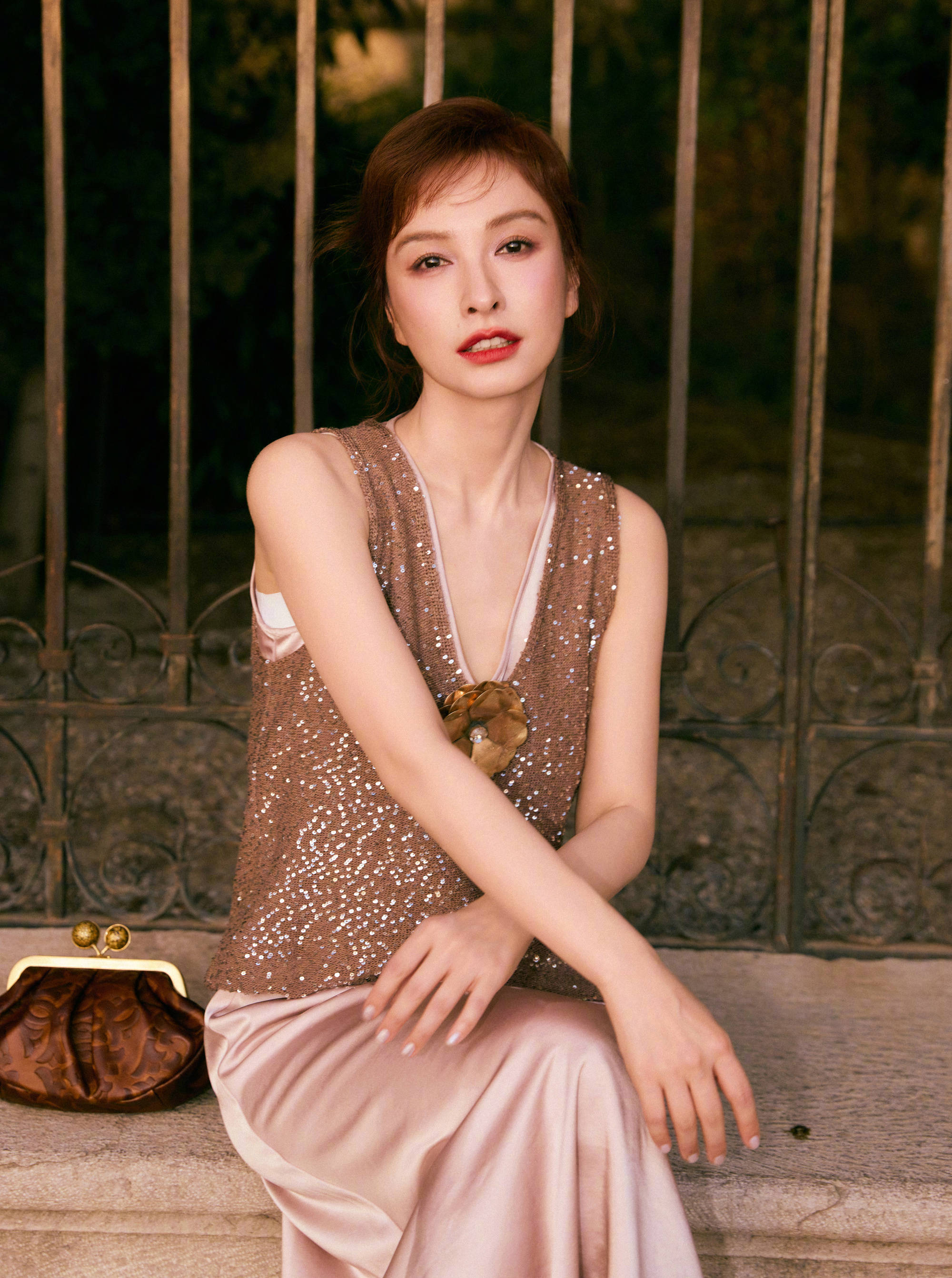 吴昕被曝“资产十位数”：没老公没孩子财富自由有多爽？