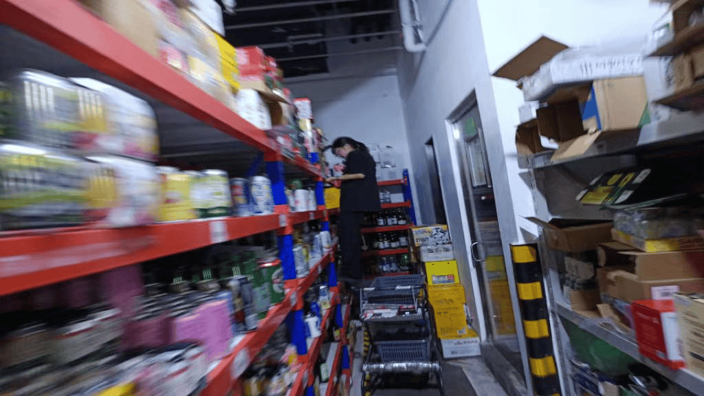 为社保做生鲜分拣 单王月干334小时挣7000多