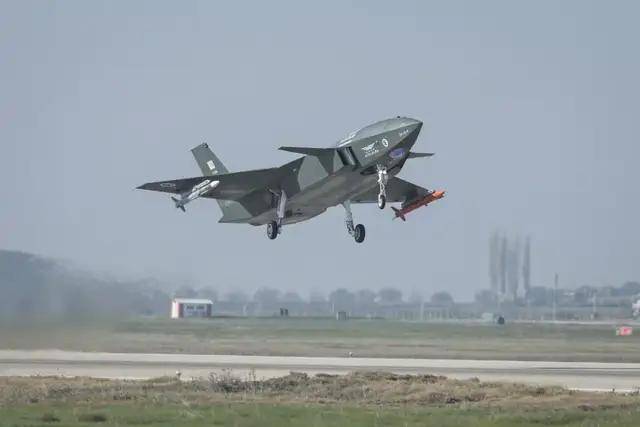 我们落后了?土耳其完成“世界首次无人机发射空空弹”<strong></p>
<p>eos币</strong>,性能如何