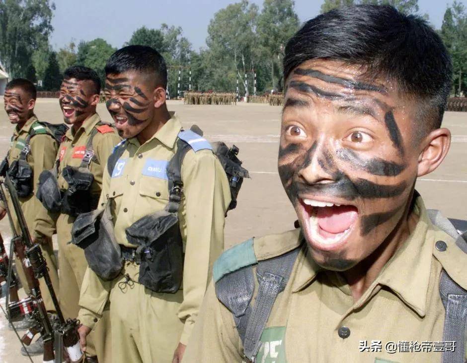 第一个扑向祁团长的印军黄种人面孔<strong></p>
<p>eos币</strong>,他到底是什么人?