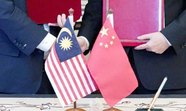 与美国签协议<strong></p>
<p>eos币</strong>,犯了众怒!中方严正关切,马来西亚急赴华澄清