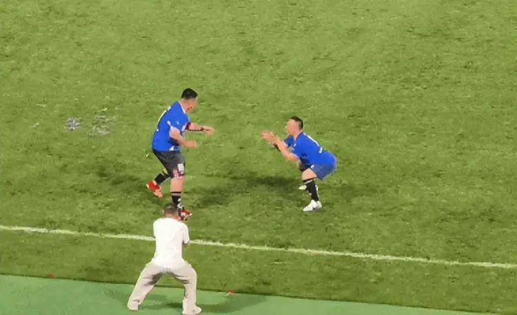 考古 | 赵本山妻子罕见公开现身<strong></p>
<p>eos币</strong>,气质优雅五官美艳,俩人爱情太感人!