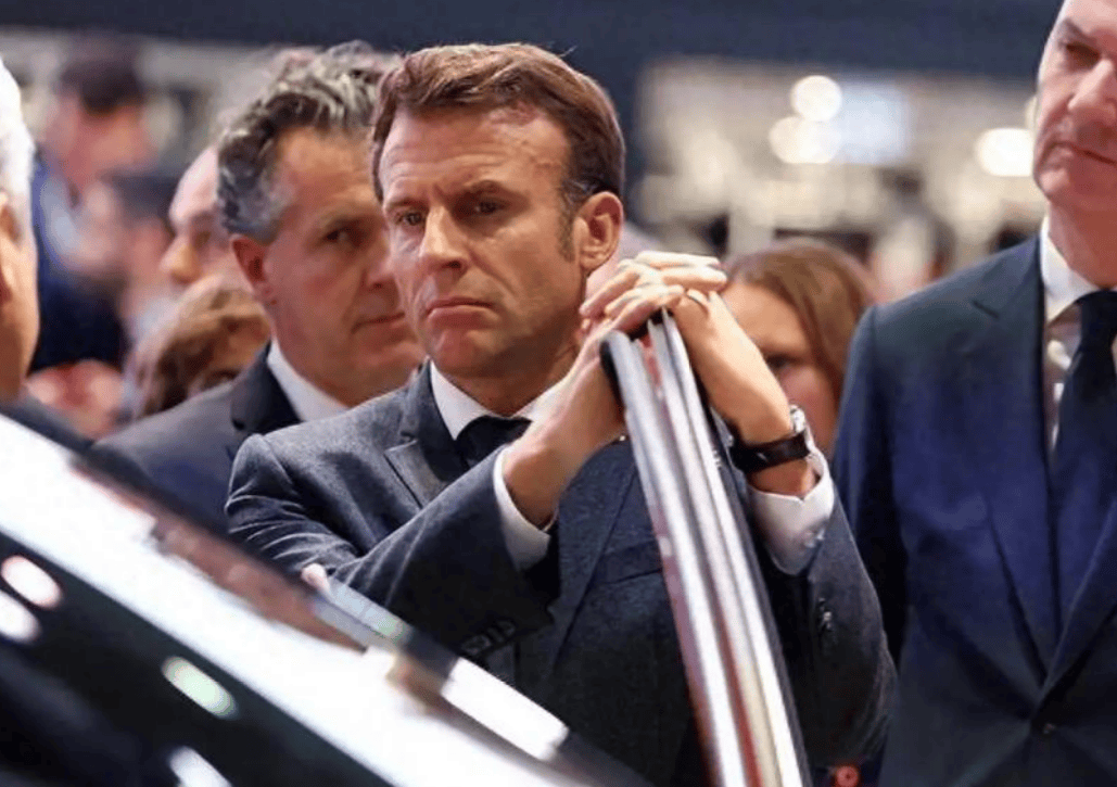 马克龙即将启程访华，有人急了：这次必须谨言慎行，不要重蹈覆辙！